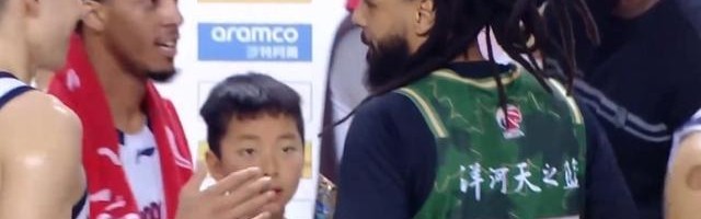 世界杯手机高清观看软件-说唱歌手科尔CBA首秀5中0引热议！媒体人：这也是他的人生时刻