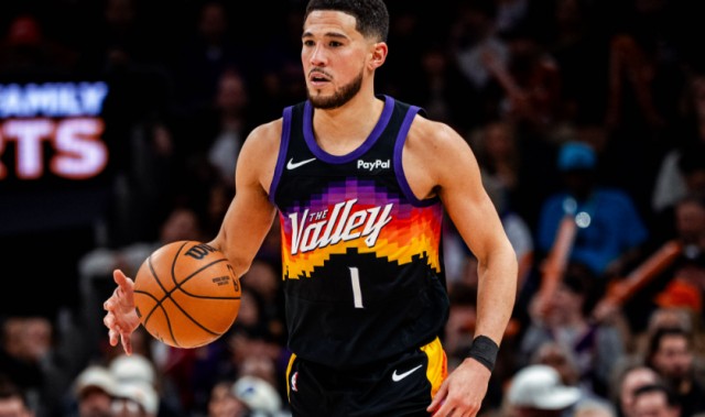 世界杯手机高清观看软件-格林复出2记三分布克27+3+4，探花带不动西帝25中7，太阳大胜76人