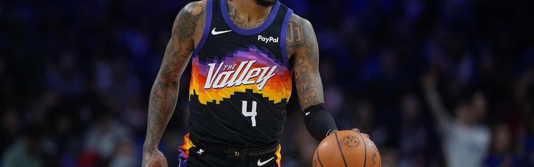 9中4得11分！狄龙：杰伦·格林挡拆能出球还能自主创造进攻机会